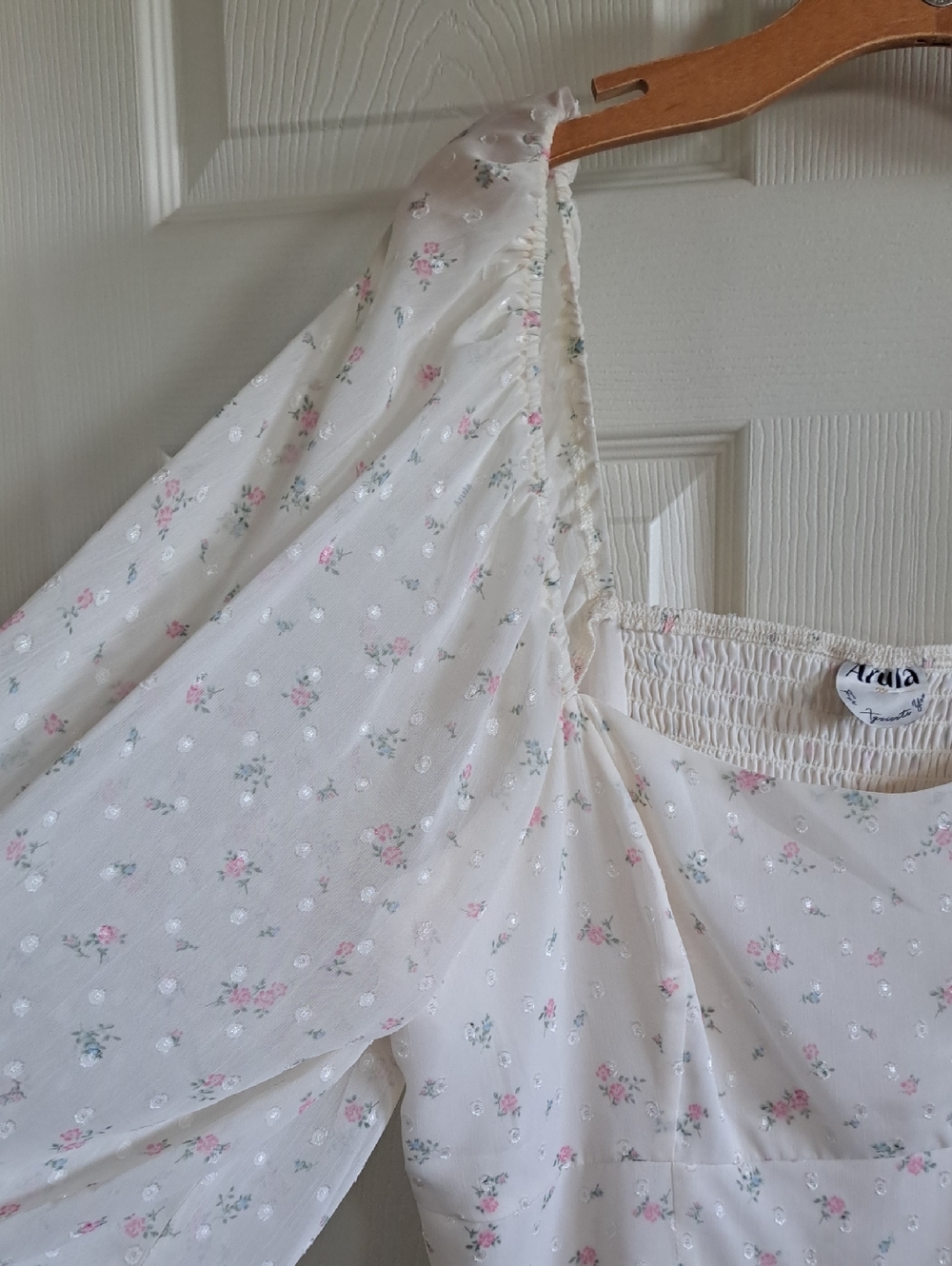 Arula Floral Swiss Dot Floral Smocked Puff Sleeve Tiered Knee Length Flowy Dress - Picture 3 of 11